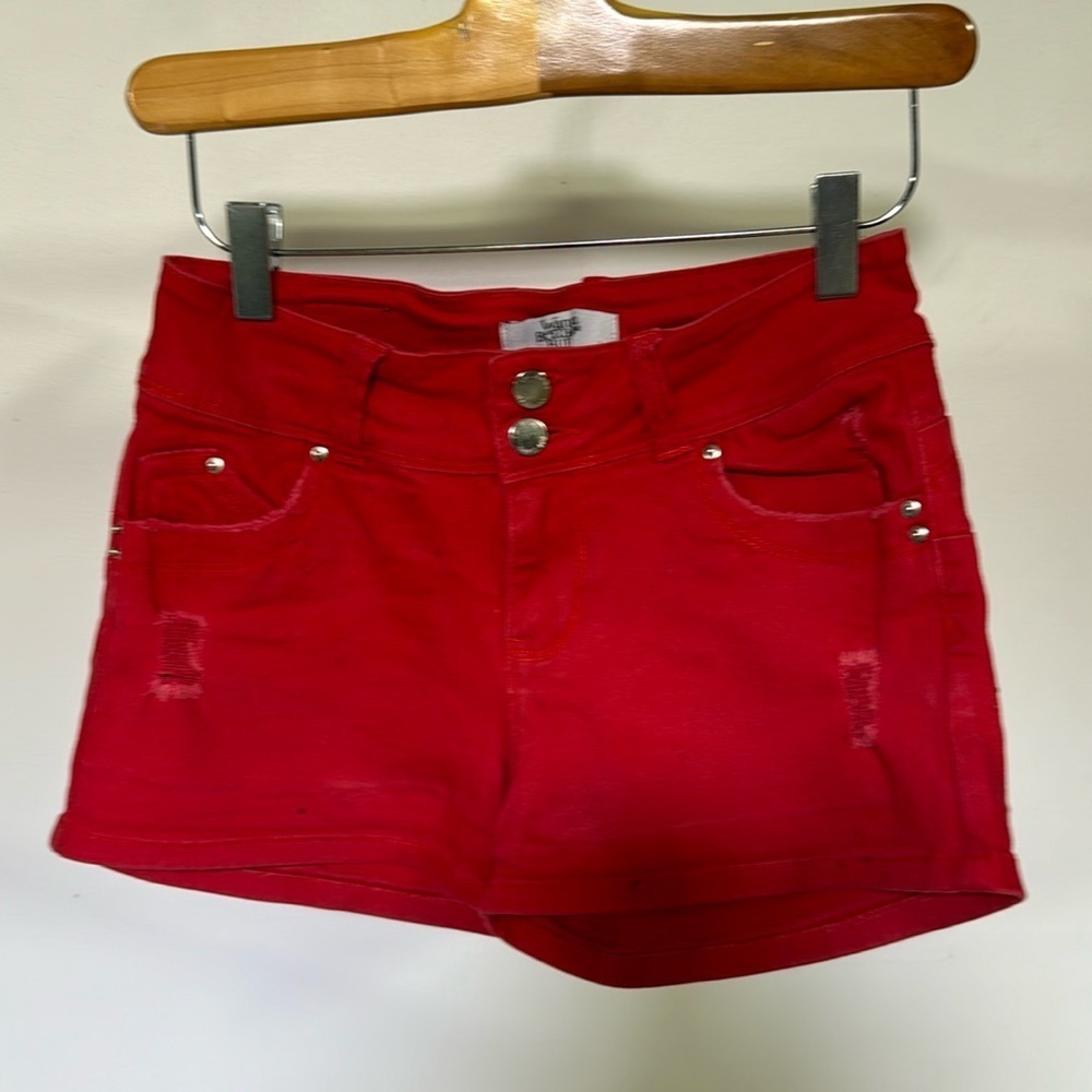 Wanna a Better But? Woman’s Red Shorts Size 3/26